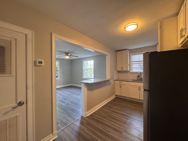 Building Photo - 1715 Perry St