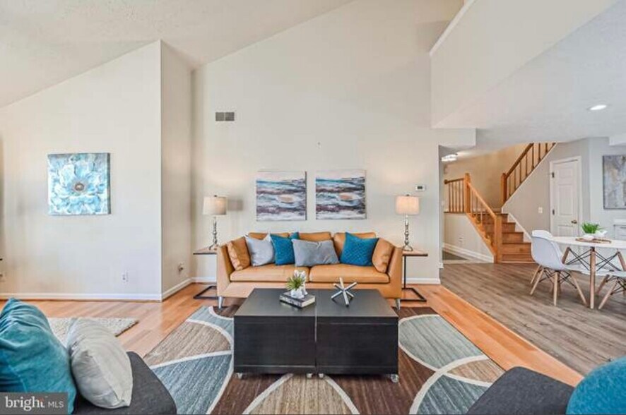 Building Photo - 12001 Ridge Knoll Dr