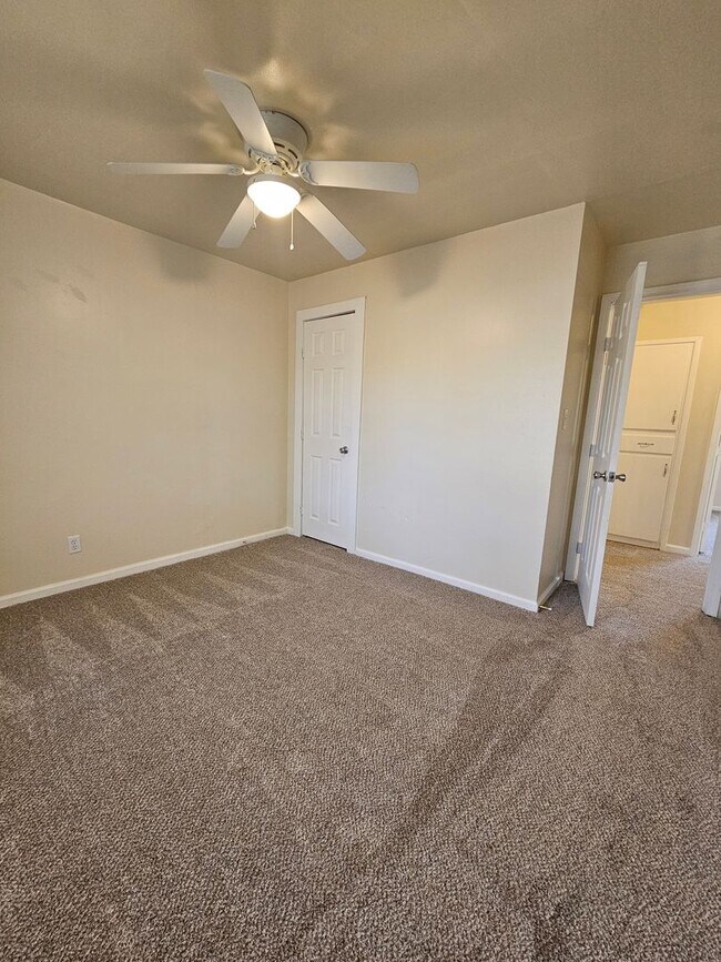 Building Photo - (3) Bed/(1) Bath in Core Norman Avail NOW!