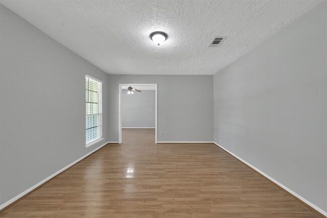 Building Photo - 27121 Wells Ln