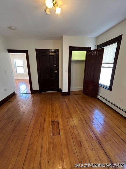 Building Photo - 25 Everett St