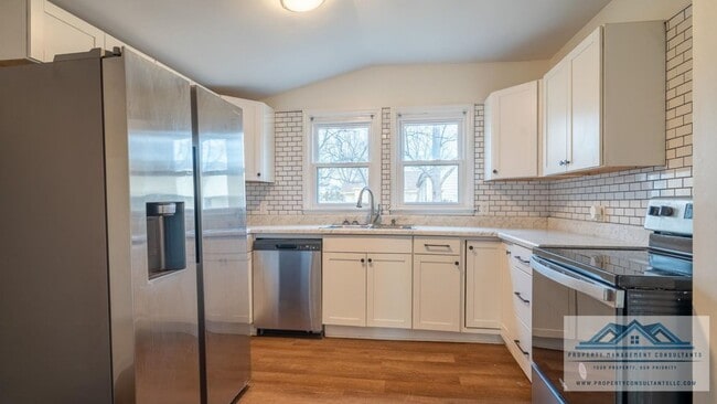 Building Photo - 2024 1st St SW