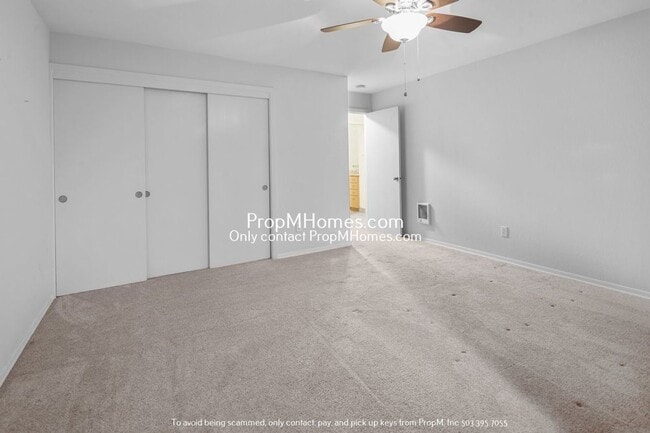 Building Photo - Cozy Two Bedroom Condo at Oswego Terraces!
