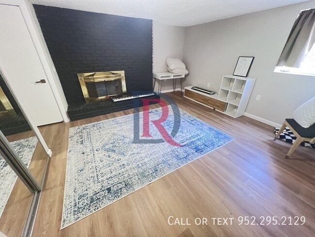 Building Photo - 13702 Country Ln