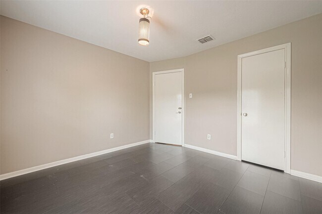 Building Photo - 11406 High Star Dr