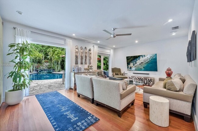 Building Photo - 186 Edgewater Dr