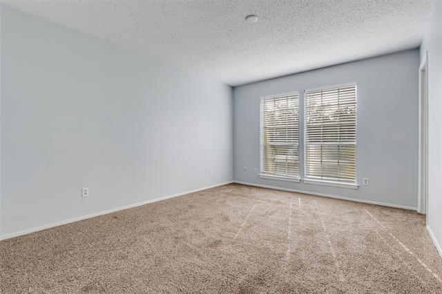 Building Photo - 8560 Park Ln