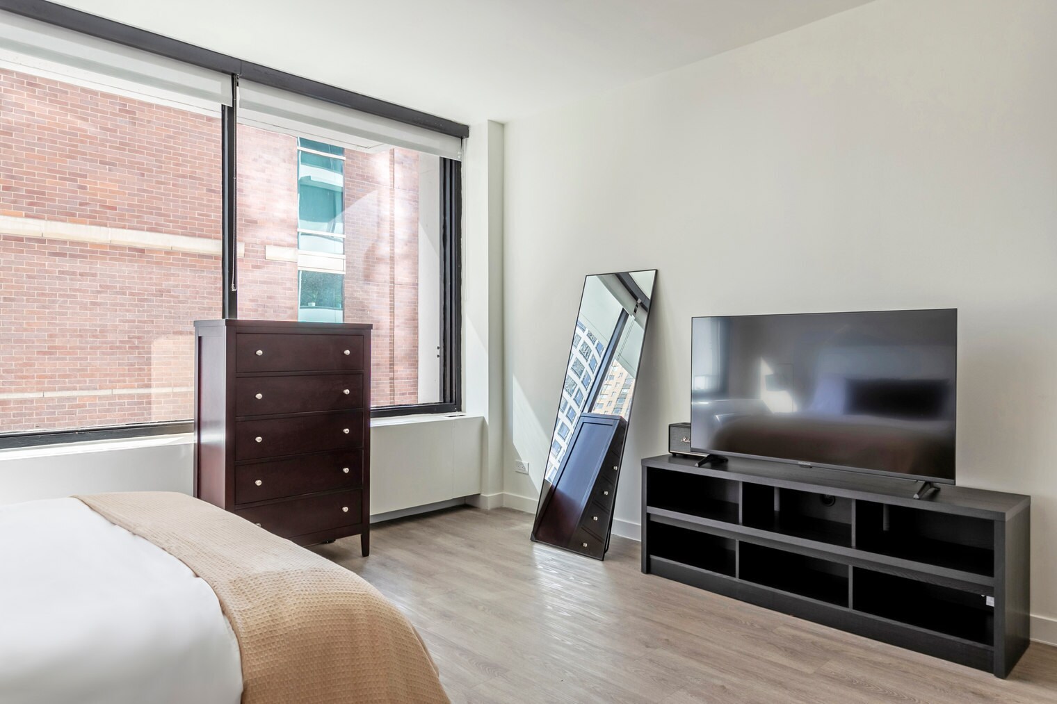 Building Photo - 21 E Chestnut St