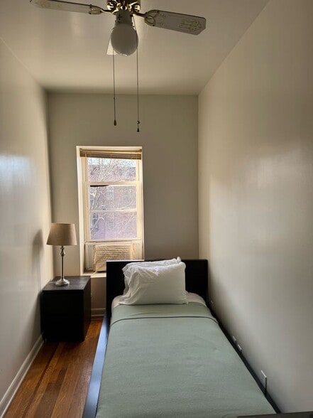 Extra bedroom - 373 4th St