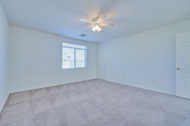 Building Photo - SW!! Southern Highlands!!! 4 Bedrooms!!!  ...