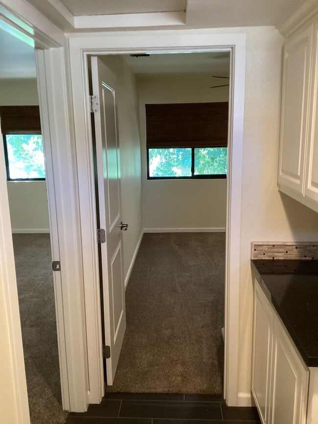 Building Photo - Updated Knollwood Meadows Two Story Condo ...