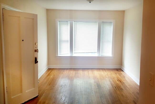 Building Photo - 2250 N Spaulding Ave