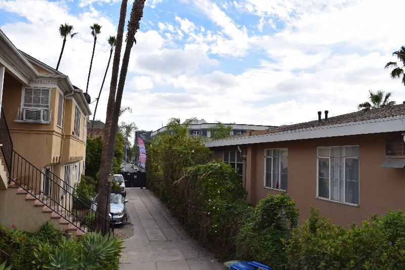 Building Photo - 1807-18011 Grace Ave