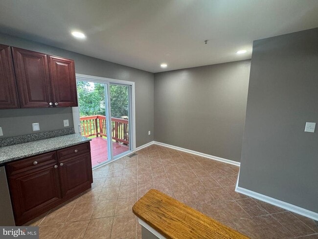 Building Photo - 8216 Dellwood Ct