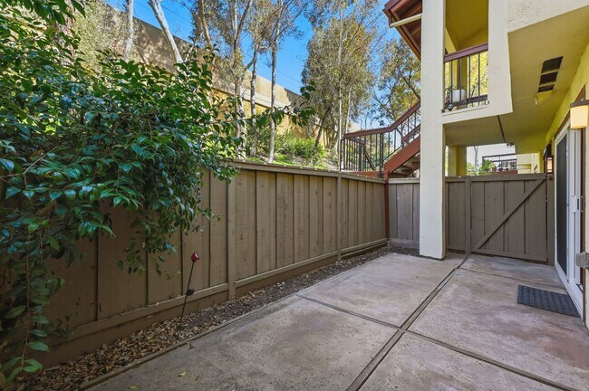 Building Photo - 4060 Rosenda Ct