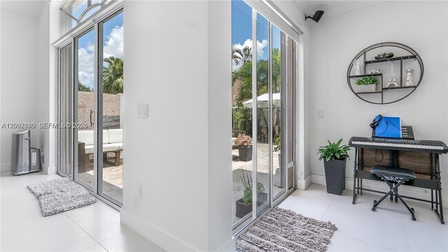 Building Photo - 321 SW 194th Ave