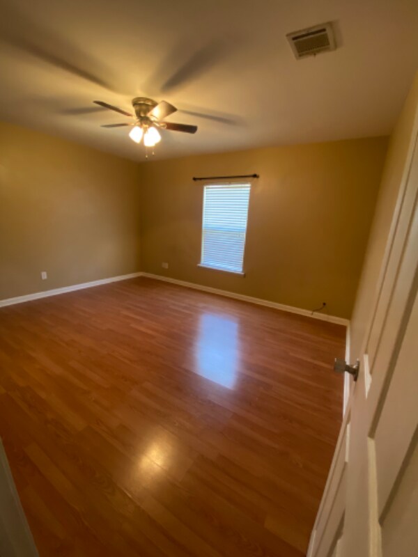 Building Photo - 360 Andre Ave