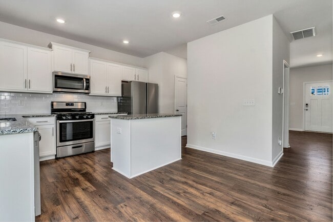 Building Photo - 305 Woodnettle Ln