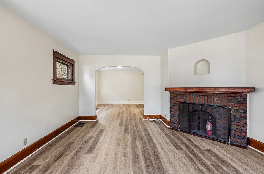 Building Photo - 632 Eggert Rd