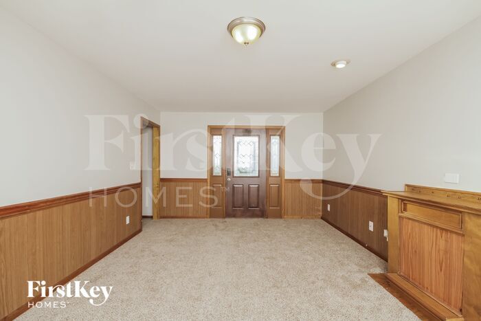 Building Photo - 1370 Robinwood Dr