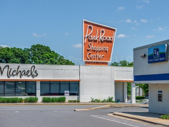 Building Photo - 1166 Park West Dr