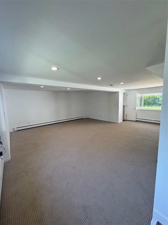 Building Photo - 371 White Birch Ln