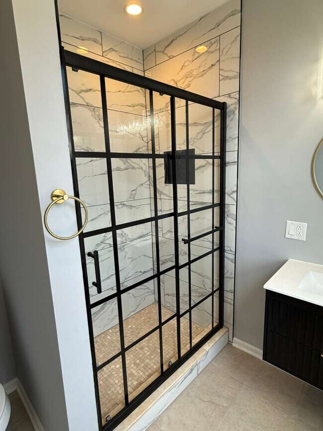 Building Photo - 448 N Aberdeen St