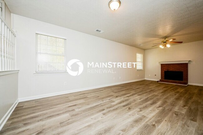 Building Photo - 3 Bedroom Pet-Friendly Home in ELLENWOOD, GA with Main Street Renewal