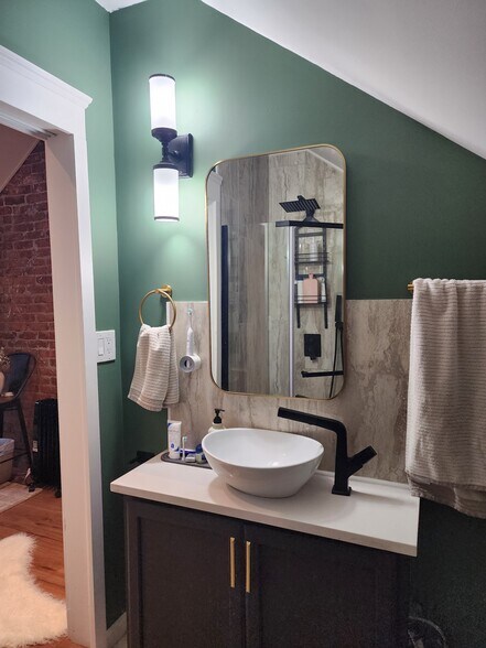 Building Photo - 125 Cole Ave