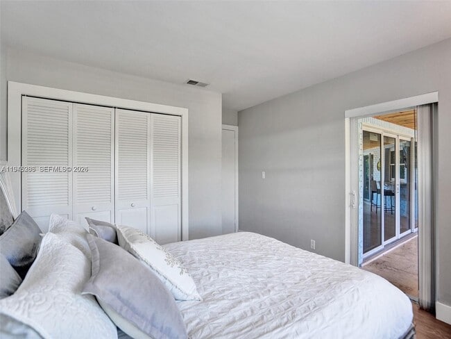 Building Photo - 620 W Palmetto Park Rd