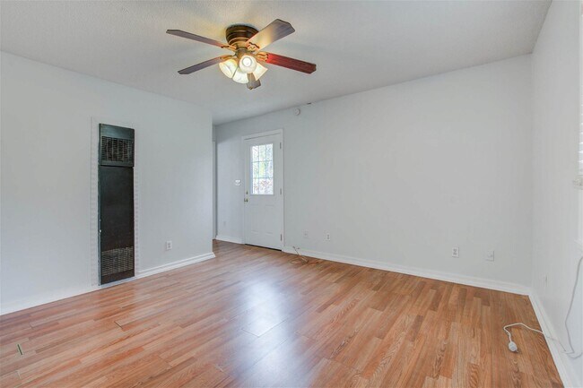Building Photo - 2135 Burlington Avenue Apt #C, Charleston,...