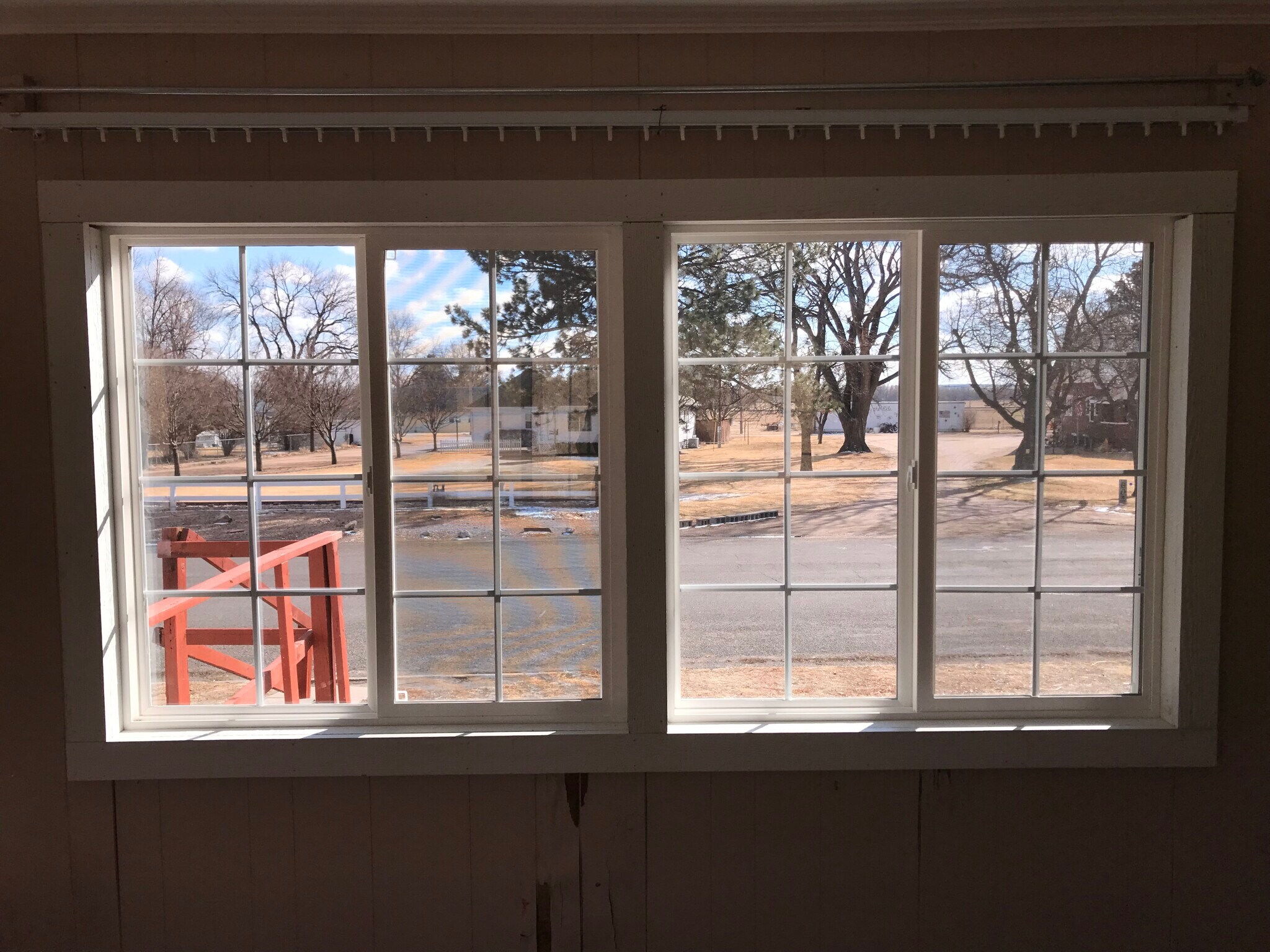 Building Photo - 804 W 1st St