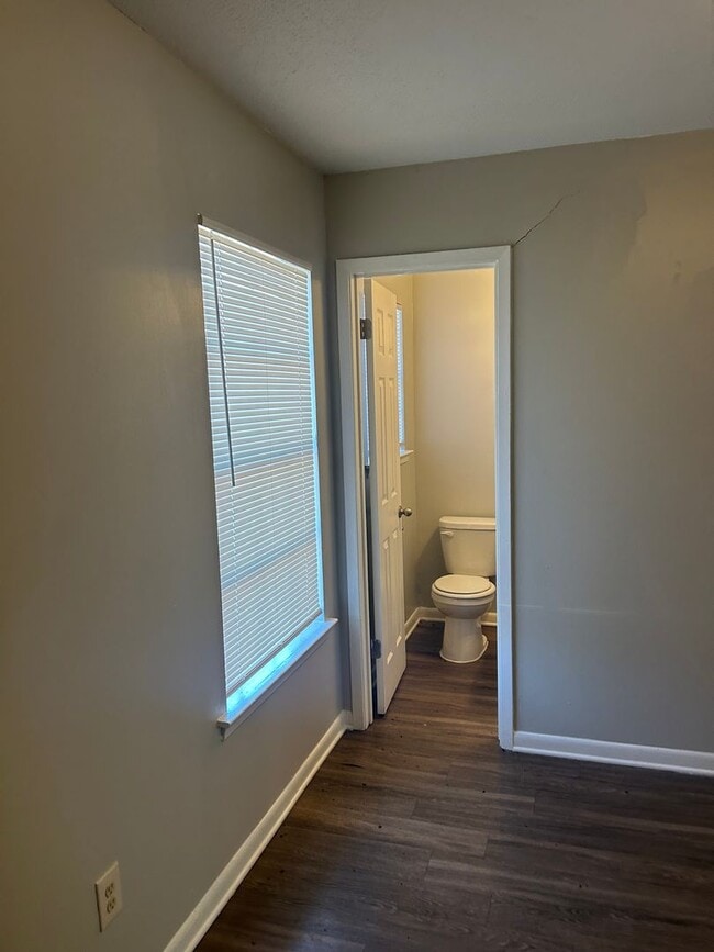 Building Photo - 510 S 19th St