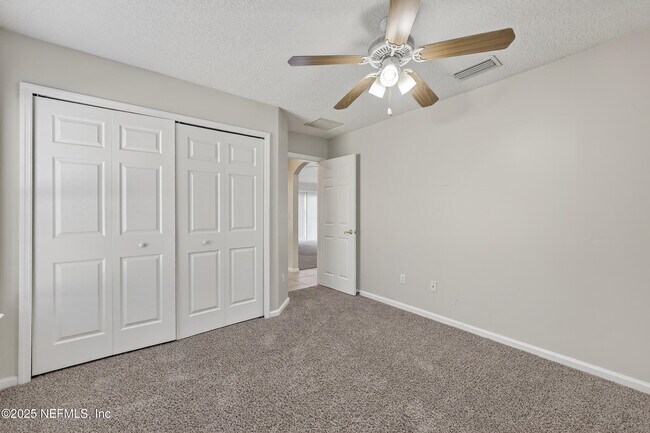 Building Photo - 9205 Redtail Dr