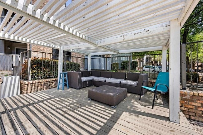 Building Photo - 3111 Parker Ln