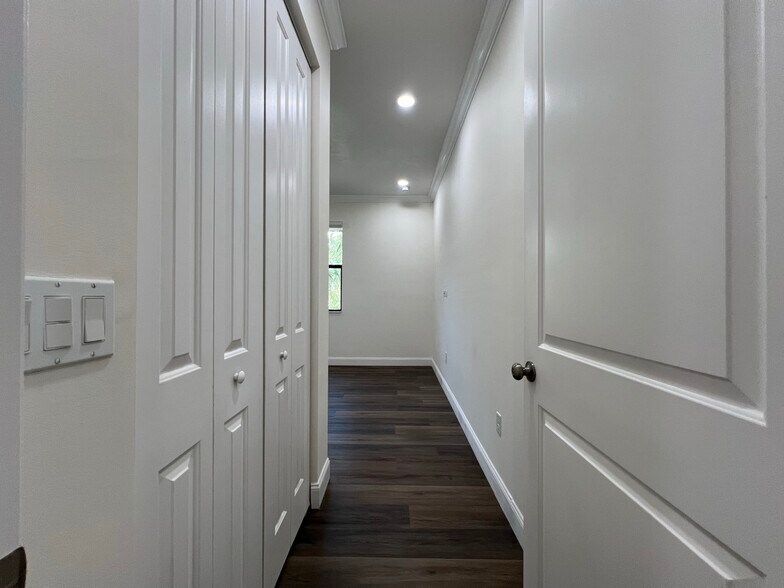 Building Photo - 3390 NW 125th Ave