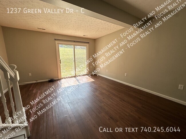 Building Photo - 1237 Green Valley Dr