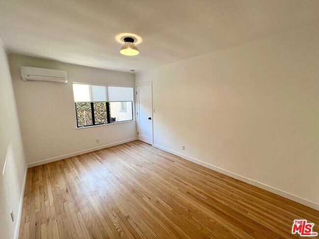 Building Photo - 4908 St Elmo Dr