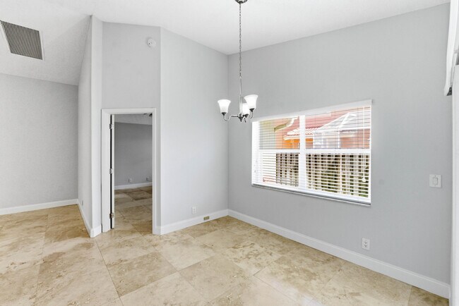 Building Photo - 10781 Cypress Lake Terrace
