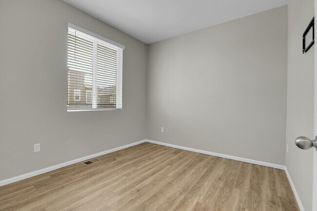 Building Photo - $2,600.00, 3 bedroom, 2.5 bathroom located...