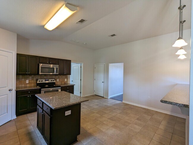 Building Photo - 8249 Escola St