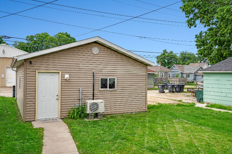 Building Photo - 1413 Avon St