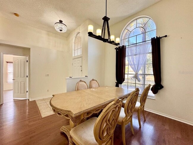 Building Photo - 10028 Oasis Palm Dr