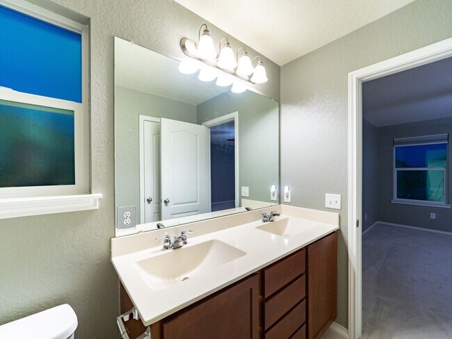 Building Photo - 2056 Brandywine Dr