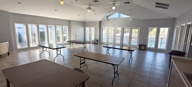 Building Photo - 6519 W Newberry Rd