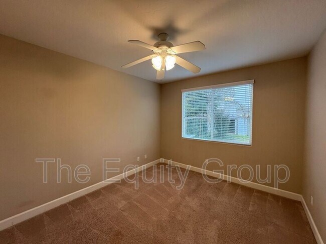 Building Photo - 3116 W Buena Vista Ave