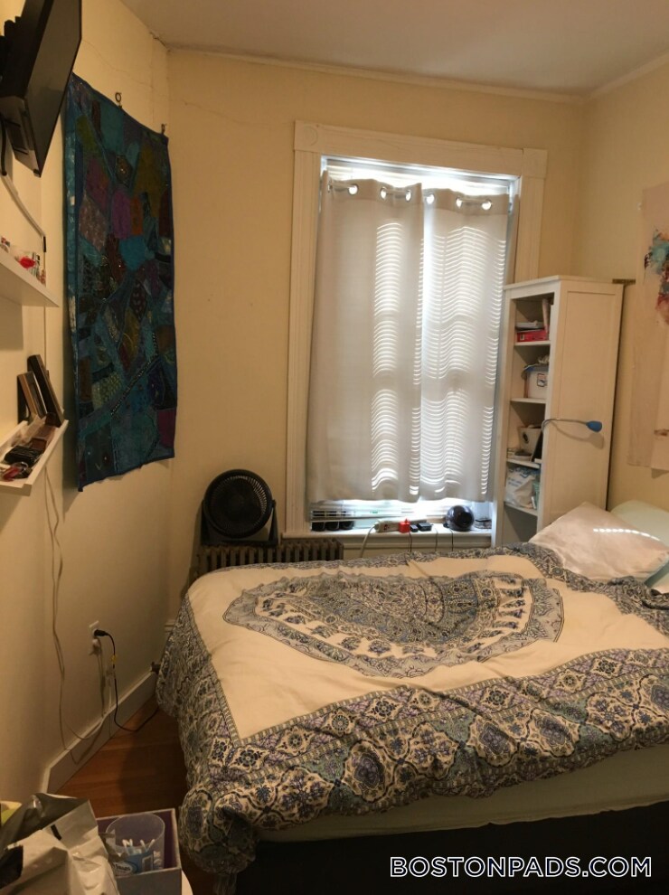 Building Photo - 6 Symphony Rd