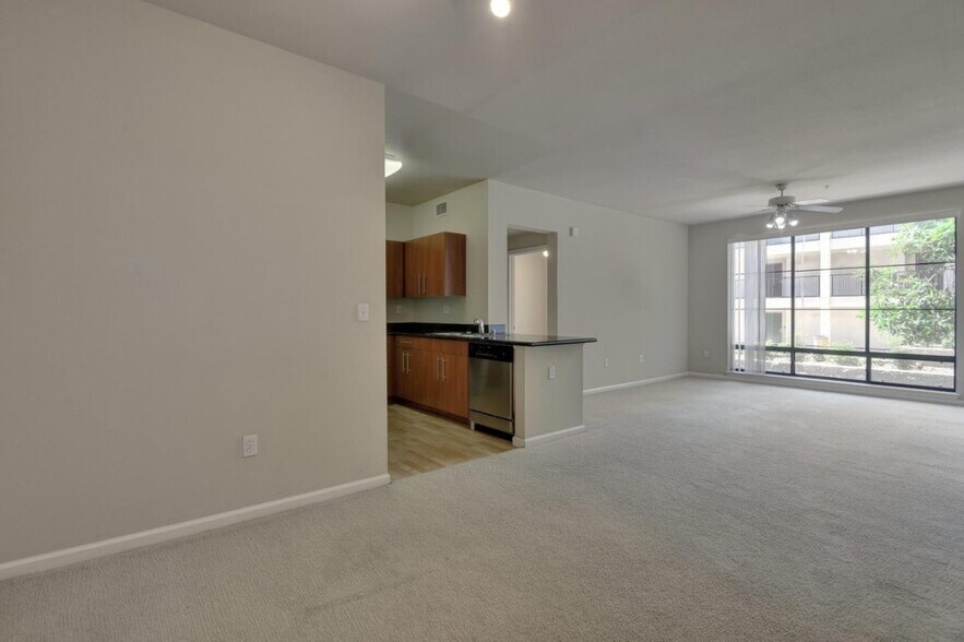 Building Photo - 1060 S 3rd St