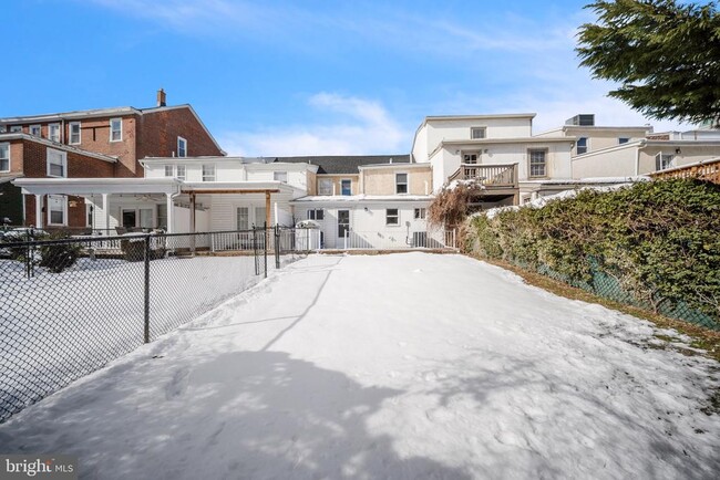 Building Photo - 123 Ford St