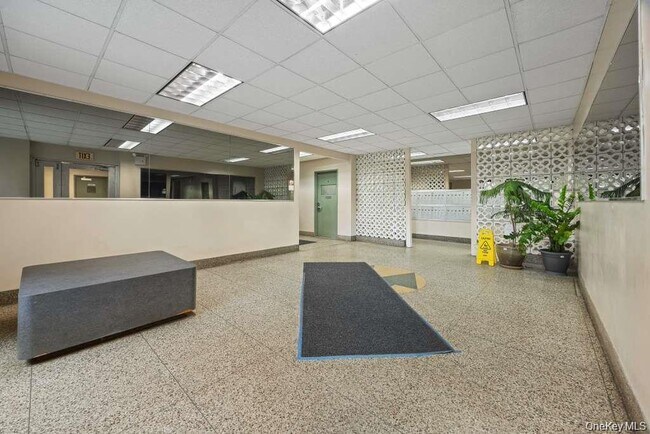 Building Photo - 3850 Sedgwick Ave